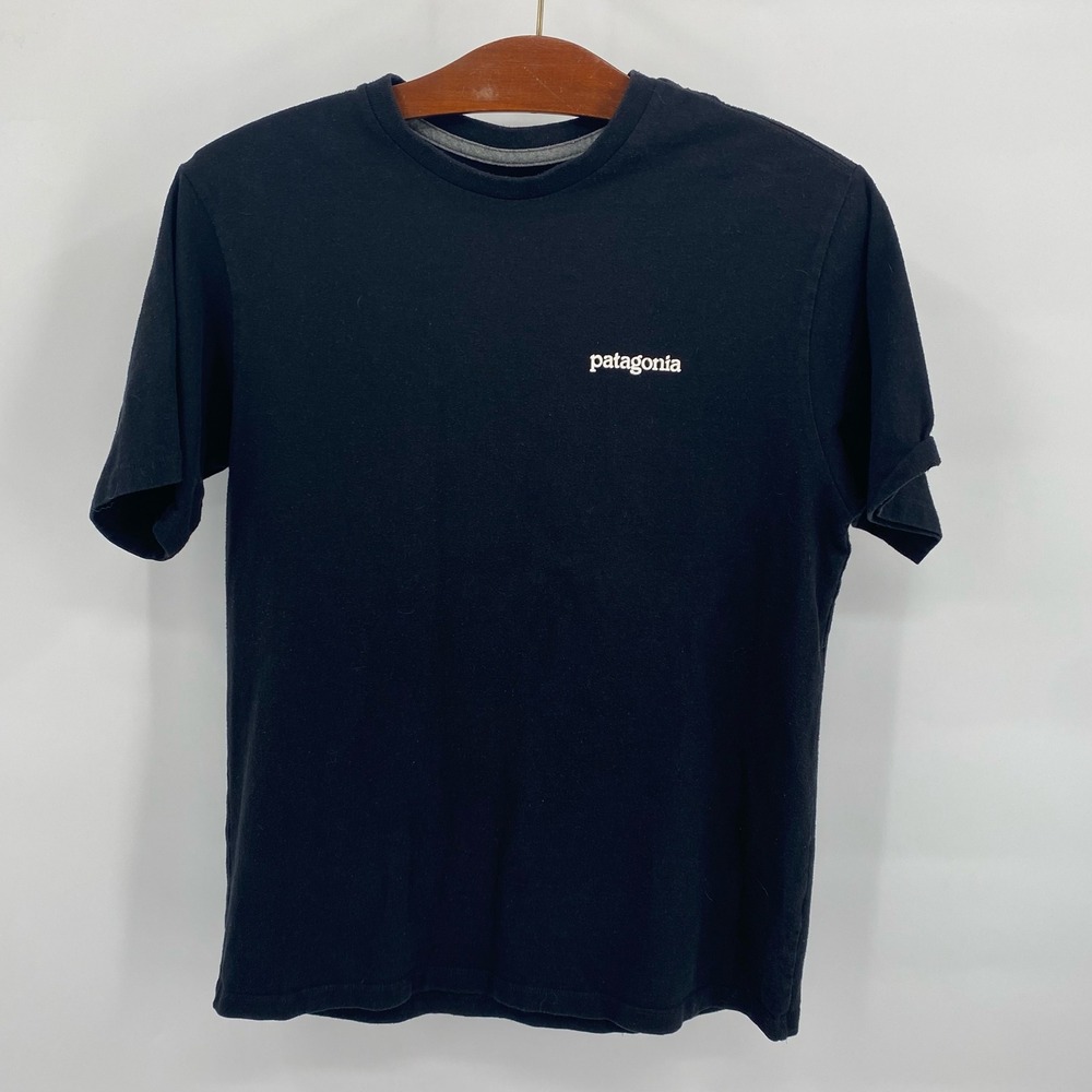 Patagonia Responsibili-Tee Men's Size XS Mountains Logo Black T-Shirt‎